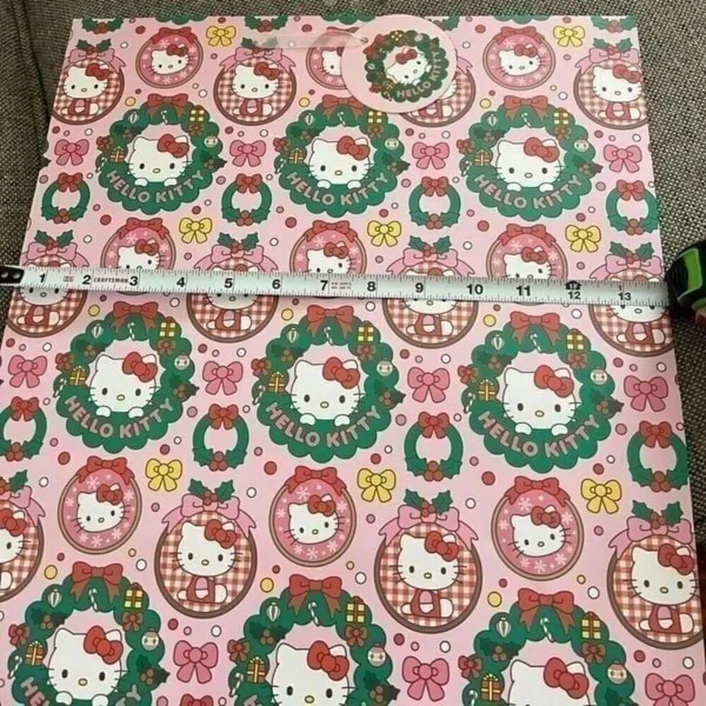 Hello‎ Kitty Happy Holiday's Pink Wrapping Paper Set